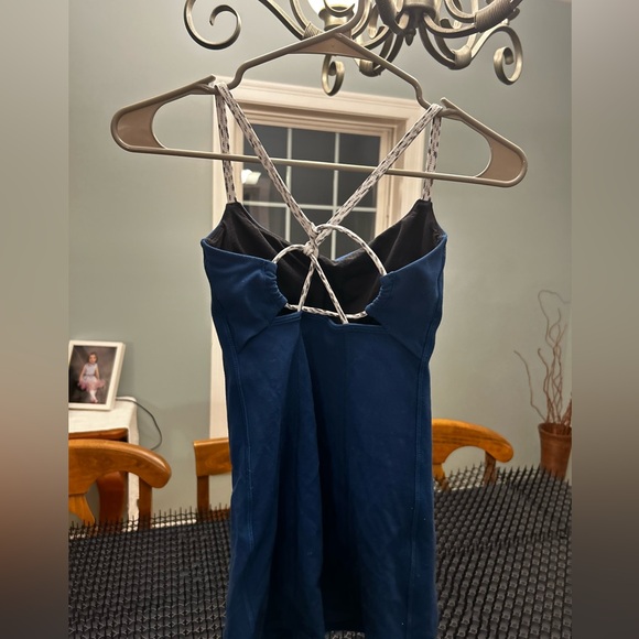 Lululemon Build In Bra Tank Top - Picture 3 of 4